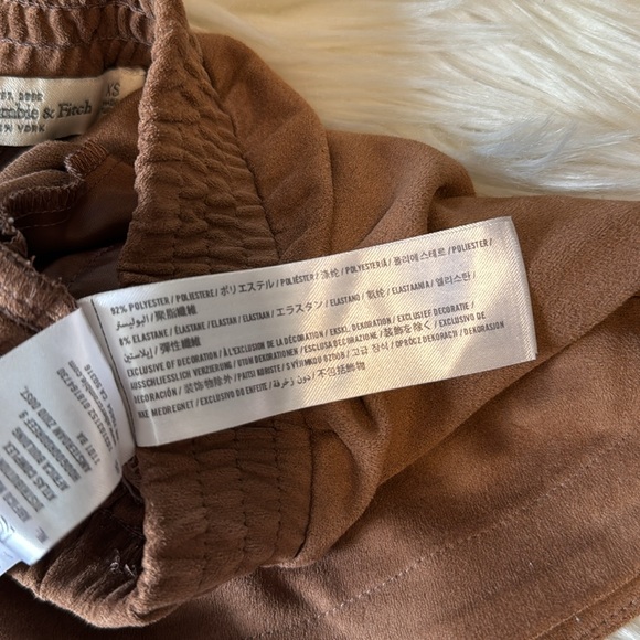 A b e r c r o m b i e & F i t c h • Sueded mini shorts - Picture 4 of 7